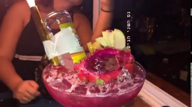 שמה שמה, Shama Shama - הסעדה