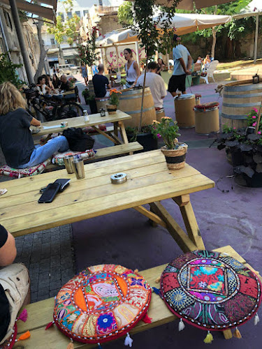 אלוף בצלות - הסעדה