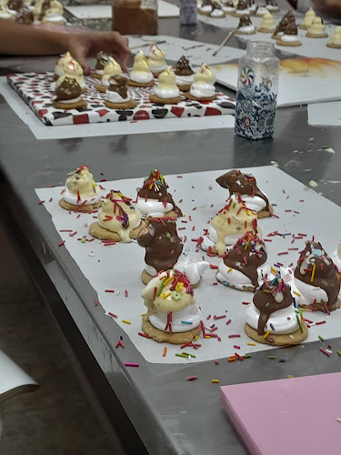 נופר לטמן ️| ️בית ספר ללימודי קונדיטוריה | חותכני עוגיות