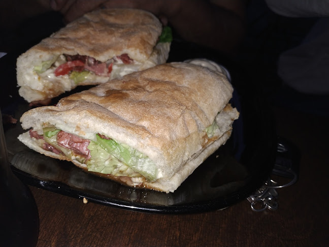 עיזה בר - הסעדה