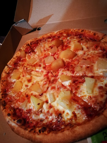 פיצה במבינו בצומת פת - הסעדה