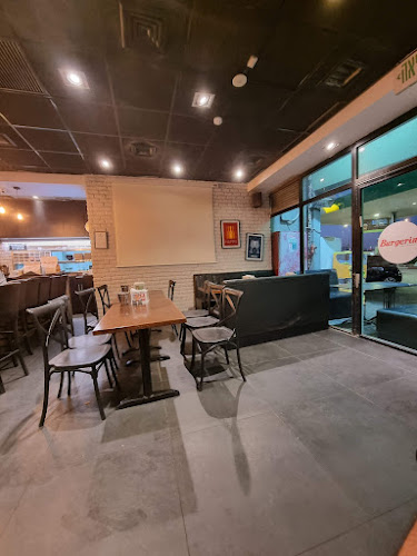 בורגרים קיבוץ עינת, כשר למהדרין בשר חלק