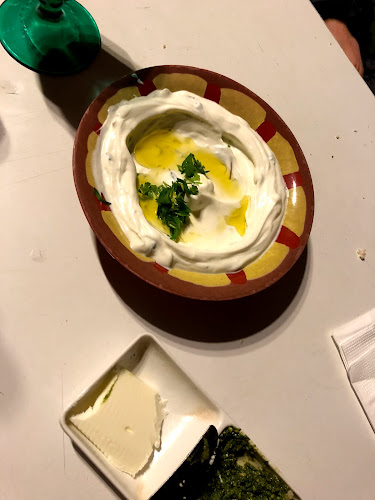 המרקיה Hamarakia - הסעדה