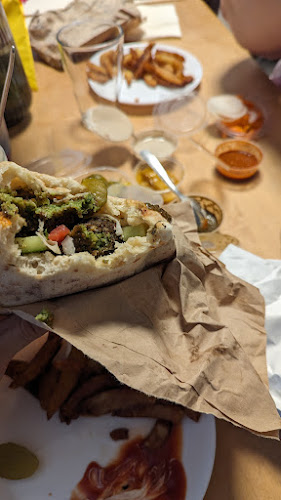 Felafel Ofer - הסעדה