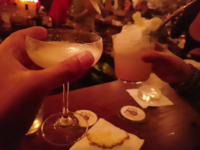 אימפריאל קוקטייל בר - הסעדה