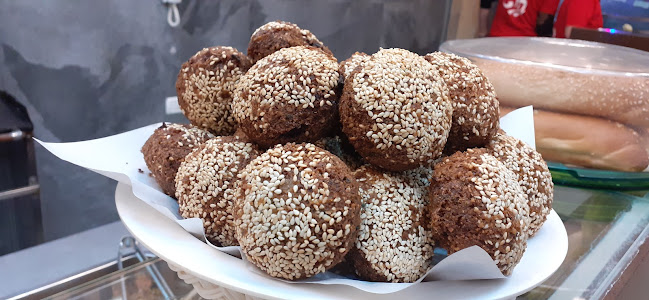 אלוף הפלאפל - הסעדה