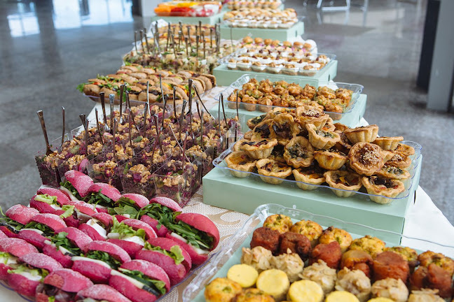 ארטייסט מגשי אירוח - כפר סבא