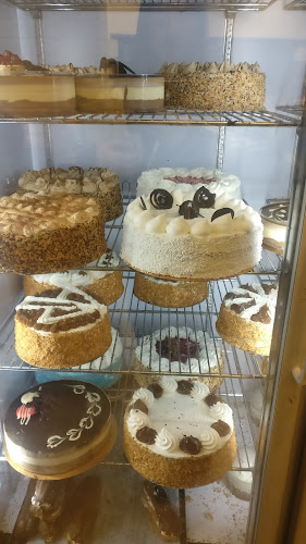 Opinii despre מאפיית קציר חיטים în פתח תקווה - הסעדה