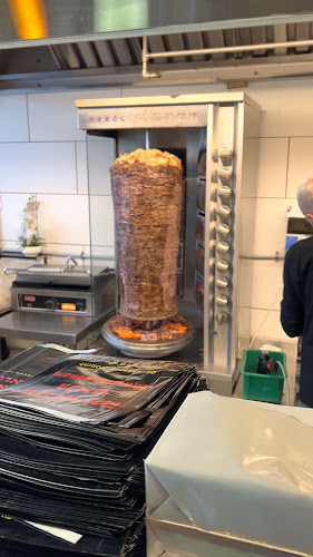 שווארמה גנאם עספור 19 - הסעדה