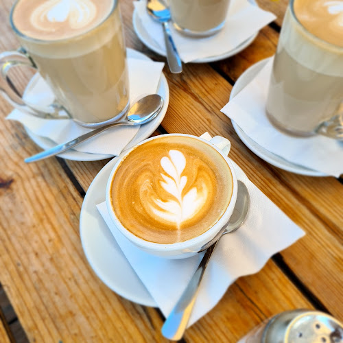 הבית בקצה הנוף - הסעדה