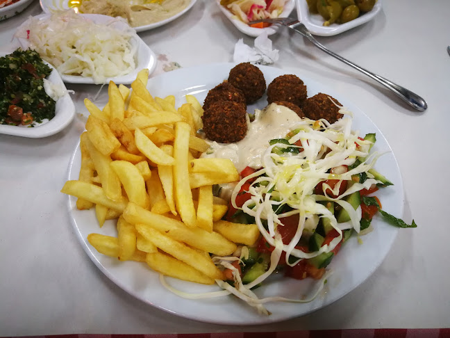 מסעדת חיים יפרח ובניו - הסעדה