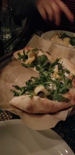 ביצ'יקלטה - הסעדה