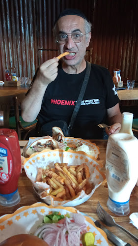 חדרה Ruben - מול החוף וילג' - הסעדה