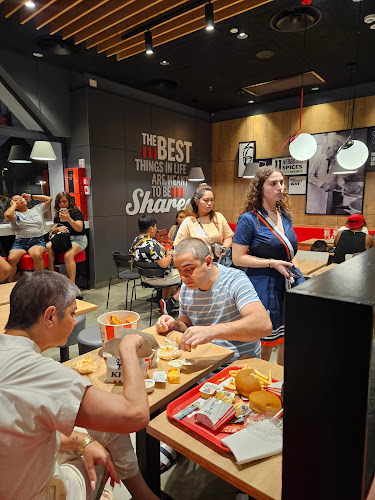 Comentarii opinii despre KFC Opera