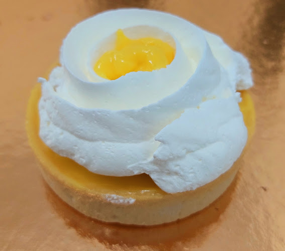 Patisserie Hai Netanya Itshak Abergel קונדיטור חי - הסעדה