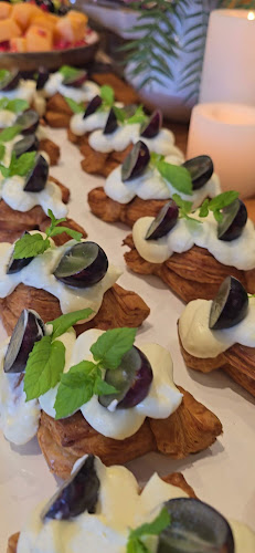 מעדנייה מקומית - הסעדה