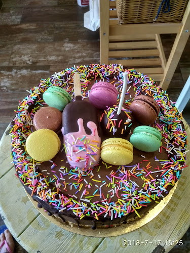 הצרפתי בית קפה/קונדטוריה/גלריה