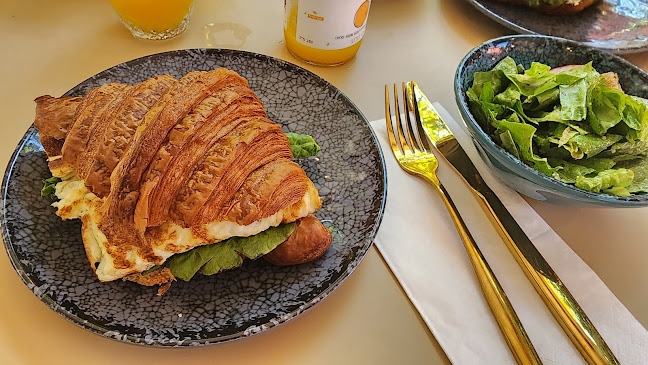 Opinii despre אורלי סיטבון פטיסרי în נהריה - הסעדה