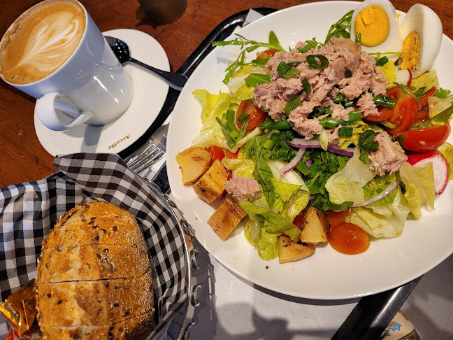 ארקפה אסותא - הסעדה