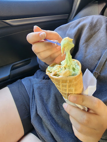 מיכאל גלידה מסטיק - הסעדה