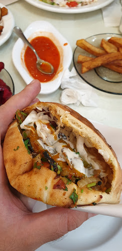 ג'וני קבאב - הסעדה