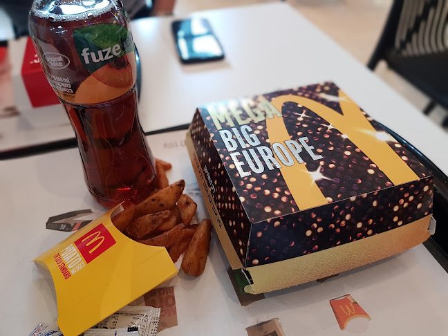 מקדונלד'ס - קניון אילון - קומת הכניסה - הסעדה