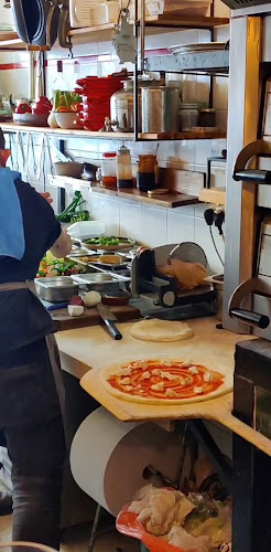 פיצרייה תלפיות - הסעדה