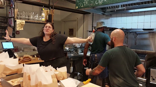 מזנון ברמת החיל Miznon by Eyal Shani