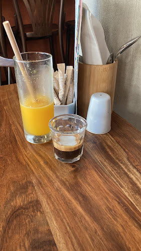 Artisanal cafe & concept store - הסעדה