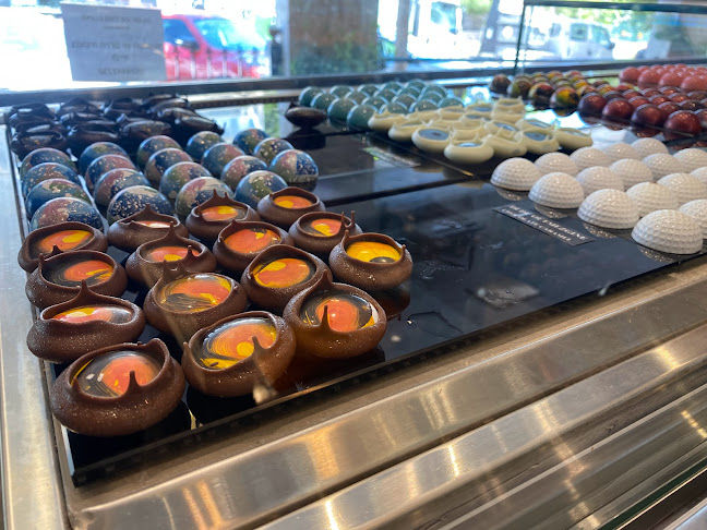 דודו אוטמזגין - הסעדה