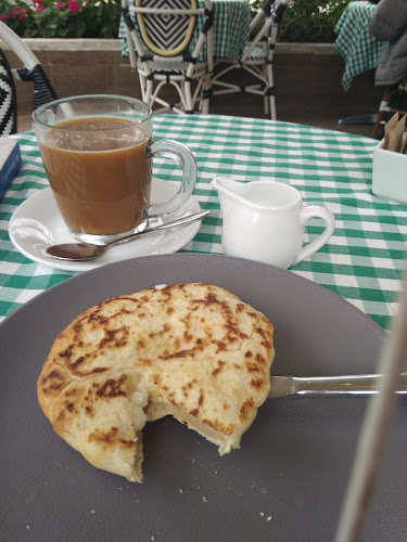 לחם ועוד - הסעדה