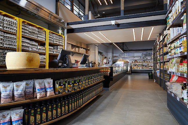 מעדניית חוות נעמי רעננה