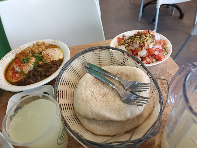 חומוס אליהו כפר סבא - הסעדה