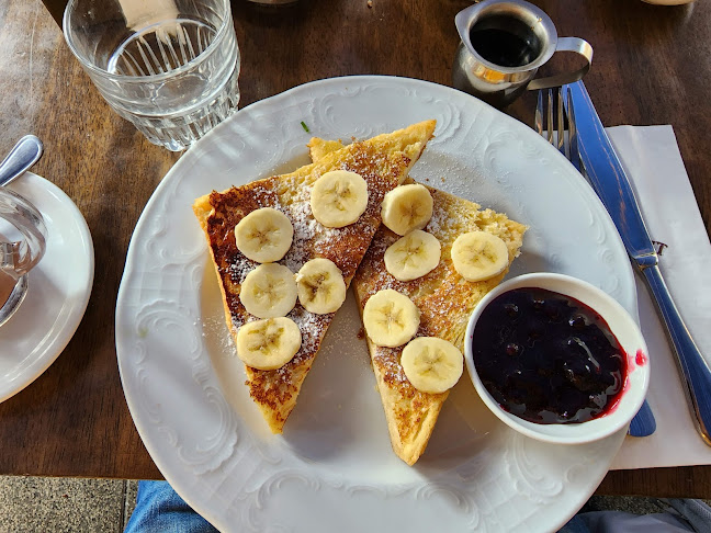 R&D by Benedict - הסעדה