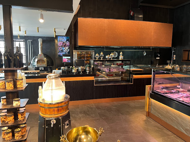 מול מסעדת 'באביס, הבנאים 2, אשדוד