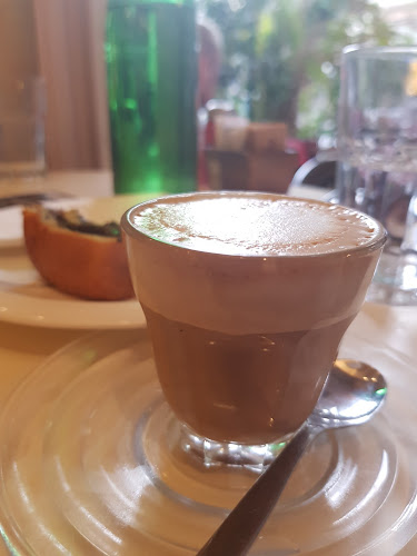 קפה משולש - הסעדה