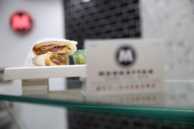 מנהטן - טוסט נקניק - הסעדה