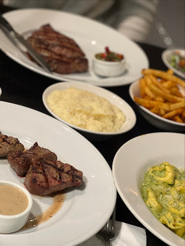 אנאמרו - הסעדה