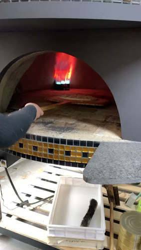 Opinii despre יש פה פיצה în נהריה - הסעדה