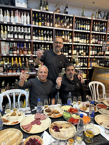 היבואן משקאות פתח תקווה - הסעדה