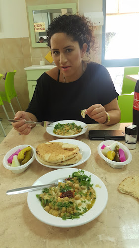 משאוושה רשת מסעדות חומוס פול בע"מ - הסעדה