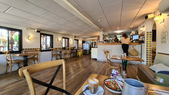 Cafe Turqouise - הסעדה