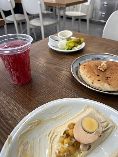 חומוס הכרם - הסעדה