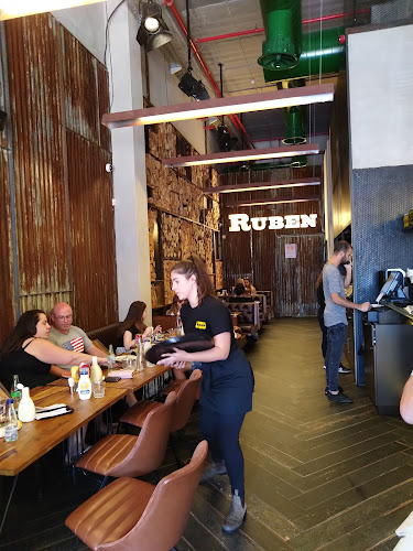 Opinii despre חדרה Ruben - מול החוף וילג' în חדרה - הסעדה