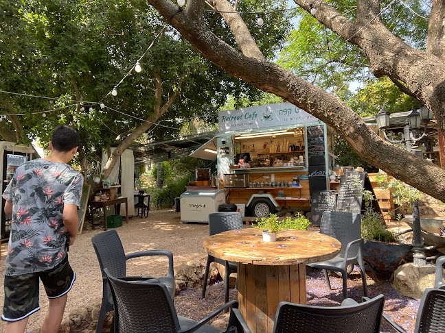 ריטריט קפה - מקום להיות בו - ראש פינה