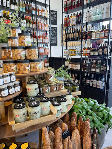 Delicatessen - דליקטסן גני תקווה