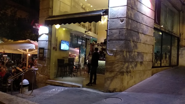 Johnathan and Eitan Bistro Bar - הסעדה