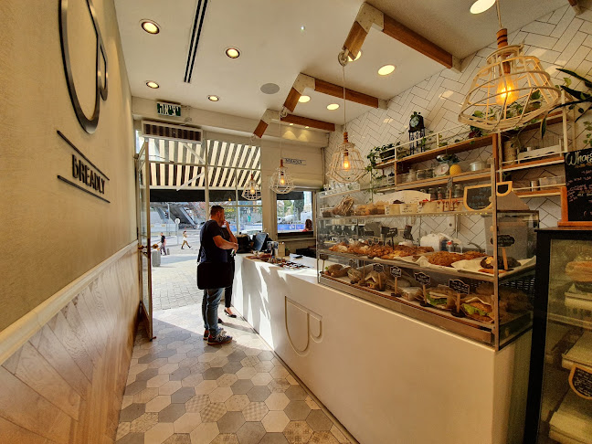 בראדלי - הסעדה