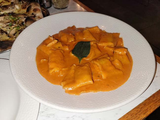 Piazza Grande - פיאצה גרנדה מסעדה איטלקית כשרה - הסעדה