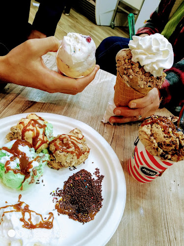 גלידריית קצפת בית שמש - Katsefet ice cream - הסעדה